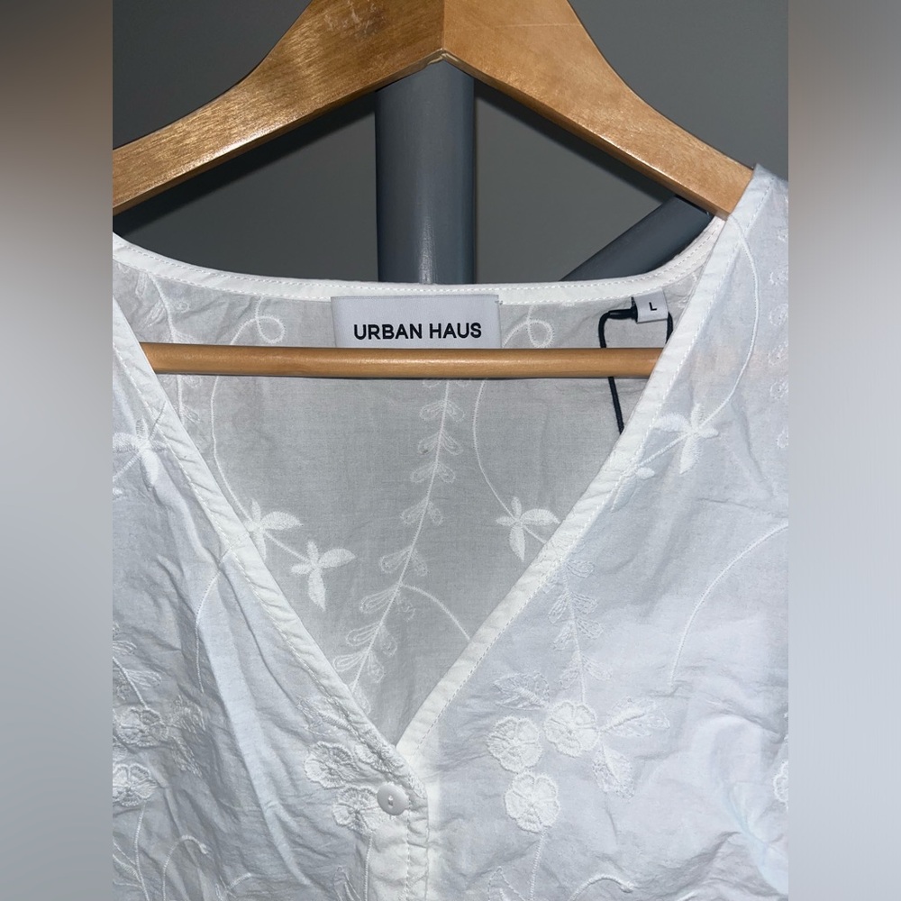 Urban Haus -Embroidered Lace-Trim Blouse - Picture 4 of 6